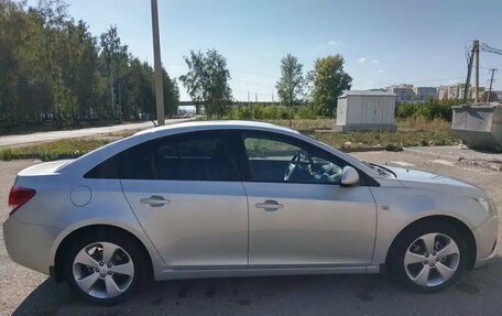 Chevrolet Cruze II, 2011 год, 1 550 000 рублей, 4 фотография