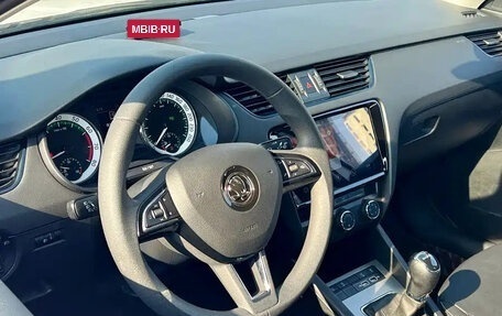 Skoda Octavia, 2021 год, 1 120 333 рублей, 9 фотография