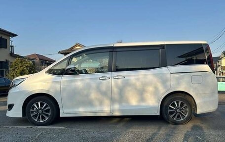 Toyota Esquire I, 2021 год, 1 895 000 рублей, 7 фотография