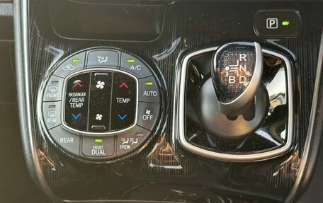 Toyota Esquire I, 2021 год, 1 895 000 рублей, 14 фотография