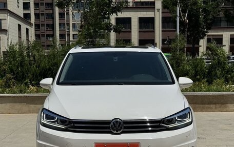 Volkswagen Touran III, 2021 год, 1 510 855 рублей, 2 фотография