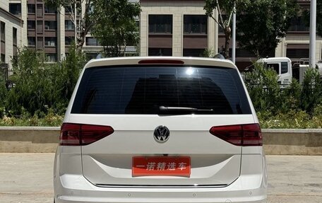 Volkswagen Touran III, 2021 год, 1 510 855 рублей, 4 фотография