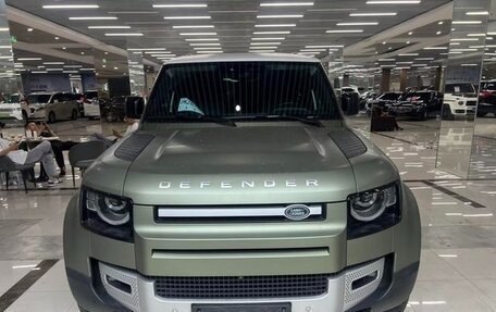 Land Rover Defender II, 2022 год, 5 950 000 рублей, 3 фотография