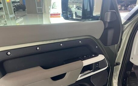 Land Rover Defender II, 2022 год, 5 950 000 рублей, 8 фотография
