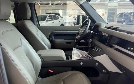 Land Rover Defender II, 2022 год, 5 950 000 рублей, 9 фотография