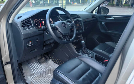 Volkswagen Tiguan II, 2021 год, 2 200 095 рублей, 13 фотография