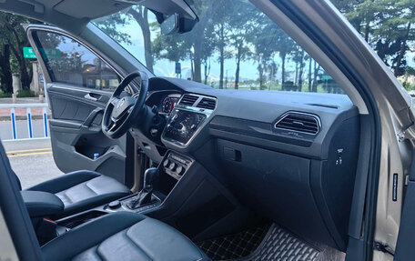 Volkswagen Tiguan II, 2021 год, 2 200 095 рублей, 12 фотография
