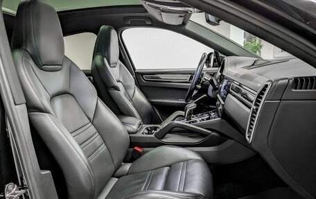 Porsche Cayenne III, 2019 год, 7 990 000 рублей, 24 фотография