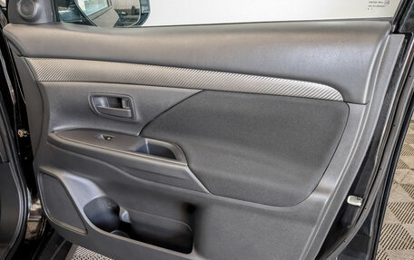 Mitsubishi Outlander III рестайлинг 3, 2018 год, 1 770 000 рублей, 23 фотография