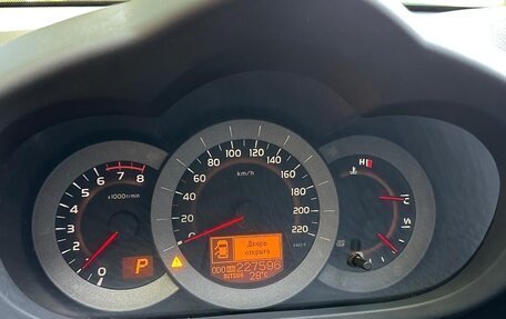 Toyota RAV4, 2011 год, 1 600 000 рублей, 9 фотография