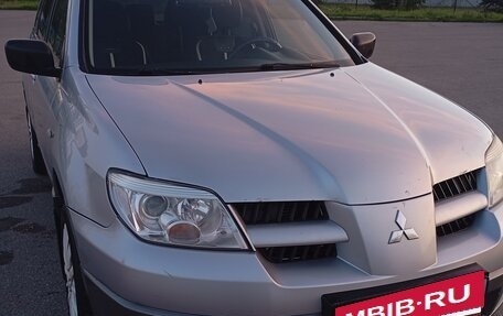 Mitsubishi Outlander III рестайлинг 3, 2006 год, 600 000 рублей, 2 фотография