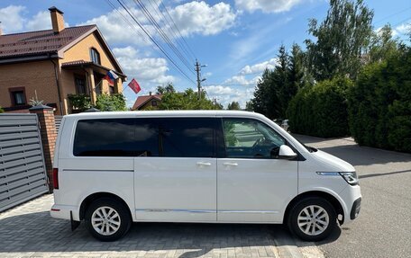 Volkswagen Caravelle T6 рестайлинг, 2021 год, 3 290 000 рублей, 3 фотография
