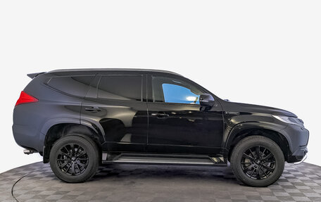 Mitsubishi Pajero Sport III рестайлинг, 2019 год, 2 995 000 рублей, 4 фотография
