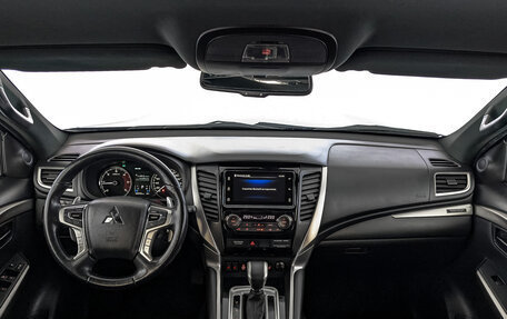 Mitsubishi Pajero Sport III рестайлинг, 2019 год, 2 995 000 рублей, 14 фотография