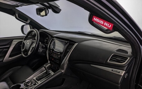 Mitsubishi Pajero Sport III рестайлинг, 2019 год, 2 995 000 рублей, 13 фотография