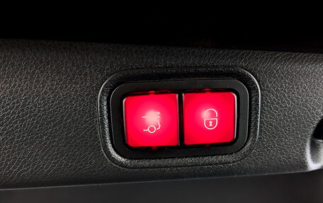 Mercedes-Benz E-Класс, 2018 год, 2 800 000 рублей, 27 фотография