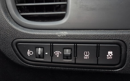 KIA Rio IV, 2018 год, 1 033 000 рублей, 23 фотография