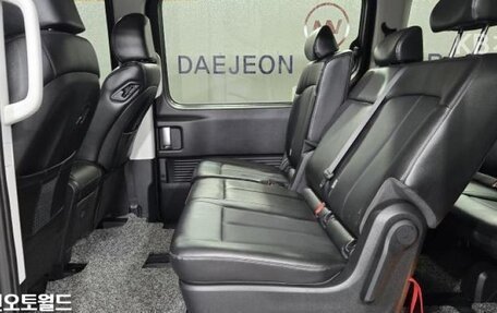 Hyundai Staria, 2022 год, 2 490 010 рублей, 9 фотография
