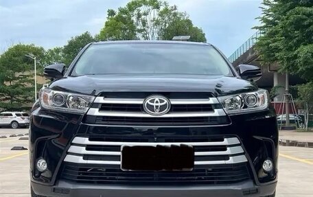 Toyota Highlander III, 2021 год, 3 300 000 рублей, 2 фотография