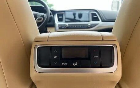 Toyota Highlander III, 2021 год, 3 300 000 рублей, 11 фотография