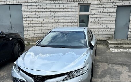 Toyota Camry, 2020 год, 3 800 000 рублей, 3 фотография
