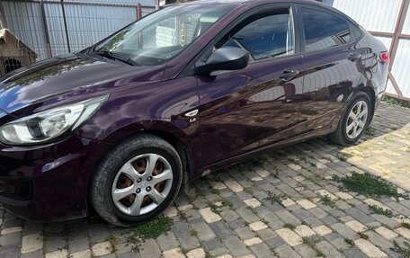 Hyundai Solaris II рестайлинг, 2011 год, 870 000 рублей, 2 фотография