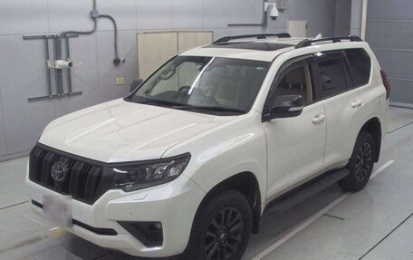 Toyota Land Cruiser Prado 150 рестайлинг 2, 2022 год, 3 900 000 рублей, 1 фотография