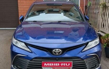 Toyota Camry, 2021 год, 3 000 000 рублей, 1 фотография