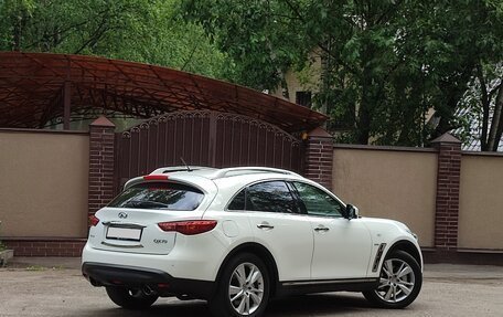 Infiniti QX70, 2015 год, 2 300 000 рублей, 5 фотография