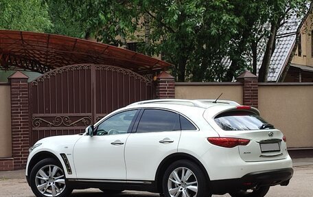 Infiniti QX70, 2015 год, 2 300 000 рублей, 6 фотография