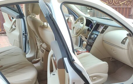 Infiniti QX70, 2015 год, 2 300 000 рублей, 9 фотография