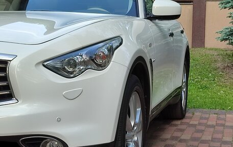 Infiniti QX70, 2015 год, 2 300 000 рублей, 19 фотография