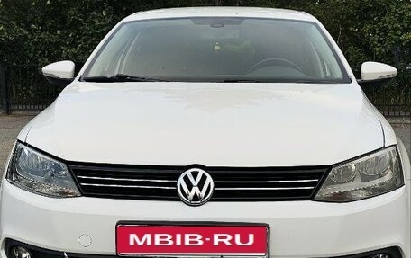 Volkswagen Jetta VI, 2012 год, 700 000 рублей, 2 фотография
