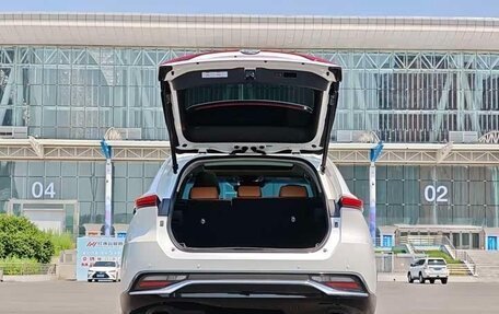 Toyota Venza, 2022 год, 2 430 000 рублей, 21 фотография