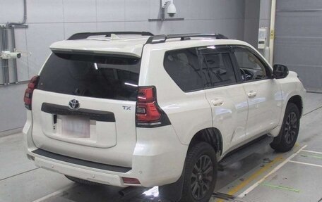 Toyota Land Cruiser Prado 150 рестайлинг 2, 2022 год, 3 900 000 рублей, 2 фотография