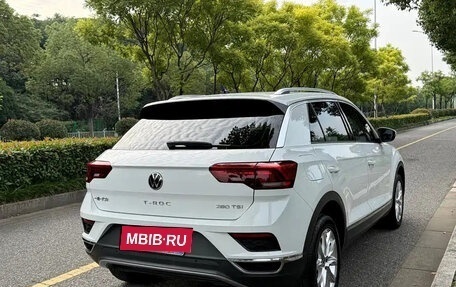Volkswagen T-Roc I, 2022 год, 1 310 027 рублей, 4 фотография