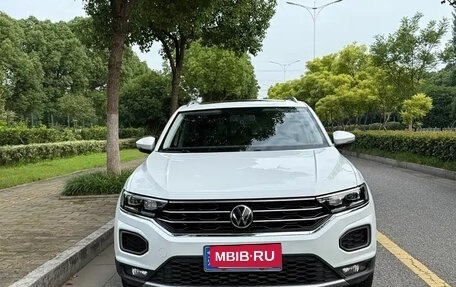 Volkswagen T-Roc I, 2022 год, 1 310 027 рублей, 2 фотография