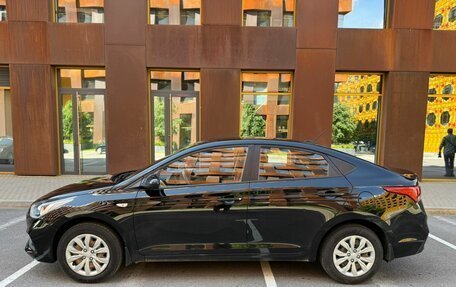 Hyundai Solaris II рестайлинг, 2018 год, 945 000 рублей, 3 фотография