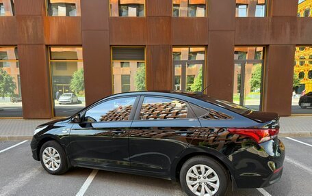 Hyundai Solaris II рестайлинг, 2018 год, 945 000 рублей, 10 фотография