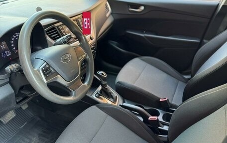Hyundai Solaris II рестайлинг, 2018 год, 945 000 рублей, 13 фотография