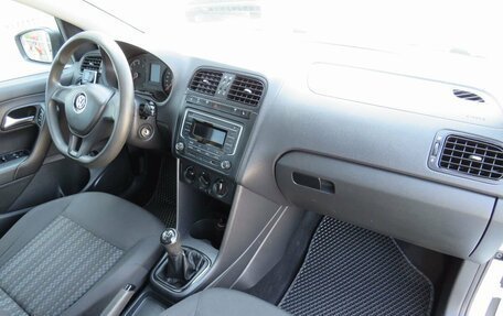 Volkswagen Polo VI (EU Market), 2016 год, 765 000 рублей, 25 фотография