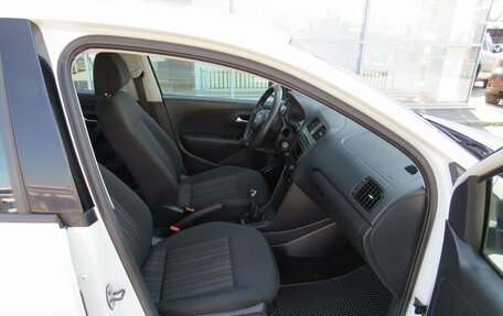 Volkswagen Polo VI (EU Market), 2016 год, 765 000 рублей, 24 фотография