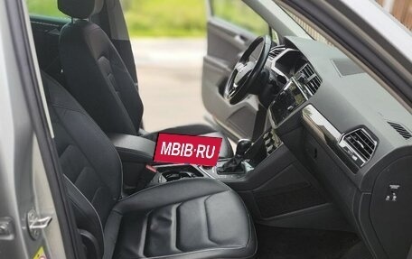 Volkswagen Tiguan II, 2018 год, 2 350 000 рублей, 10 фотография