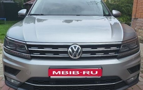 Volkswagen Tiguan II, 2018 год, 2 350 000 рублей, 19 фотография