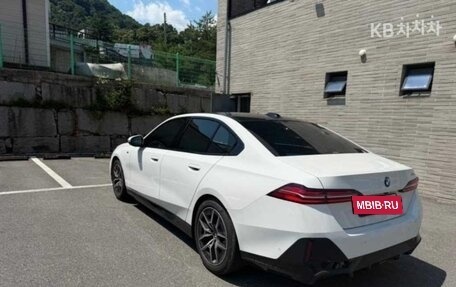 BMW 5 серия, 2024 год, 5 850 000 рублей, 4 фотография
