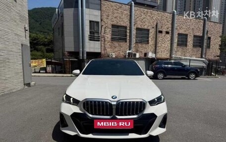 BMW 5 серия, 2024 год, 5 850 000 рублей, 2 фотография