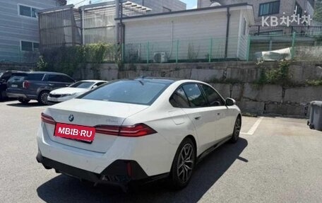 BMW 5 серия, 2024 год, 5 850 000 рублей, 6 фотография