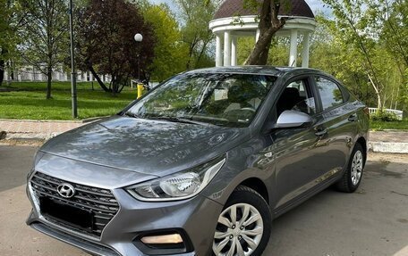Hyundai Solaris II рестайлинг, 2017 год, 1 150 000 рублей, 1 фотография