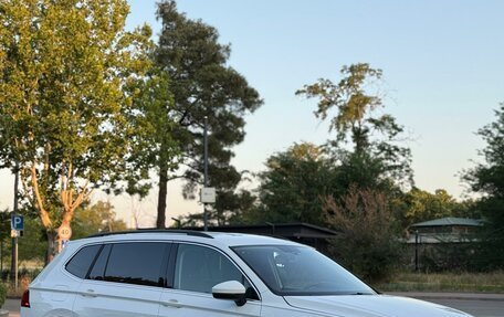 Volkswagen Tiguan II, 2021 год, 2 200 000 рублей, 6 фотография