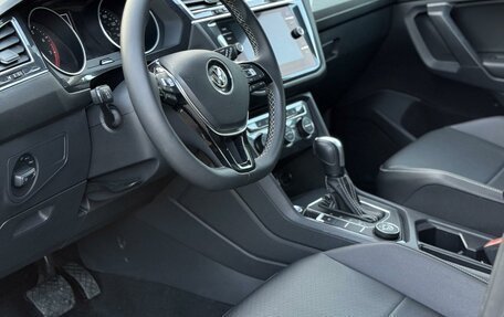 Volkswagen Tiguan II, 2021 год, 2 200 000 рублей, 8 фотография